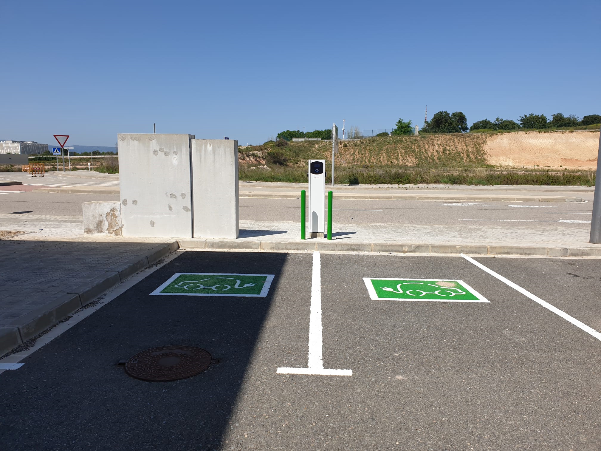 CIMALSA realitza una inversió superior a 100.000 euros en instal·lacions d’autosuficiència energètica i punts de recàrrega per a vehicles elèctrics